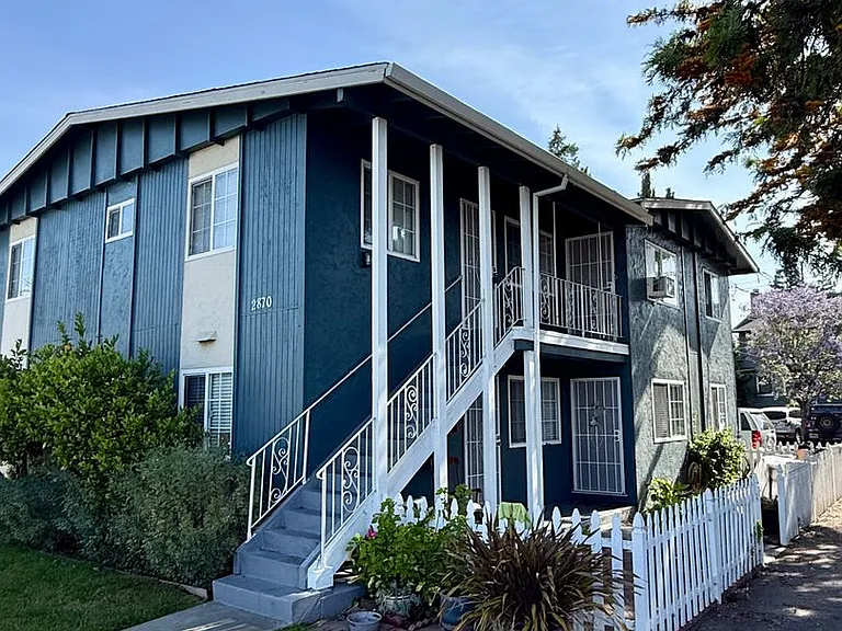 2870 Joseph Ave — Photo 10