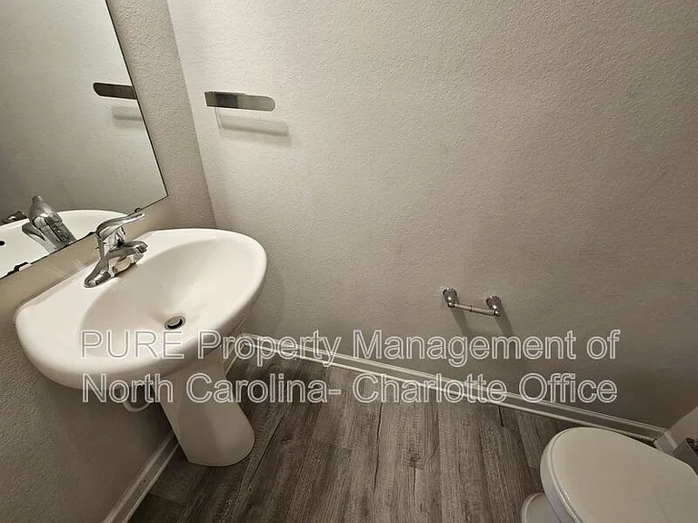 7015 Amberly Hills Rd — Photo 12
