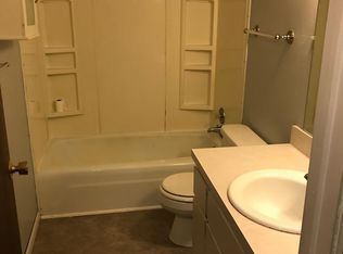 192 Kaydon Dr, Decatur, IL 62521