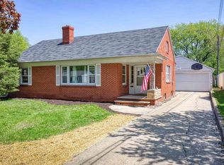 1918 S Jackson St, Appleton, WI 54915