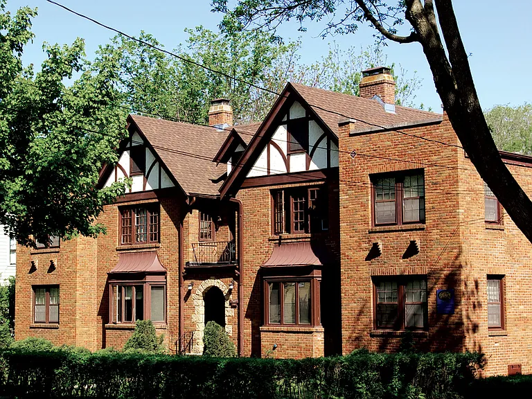 2530 Kendall Ave — Photo 3