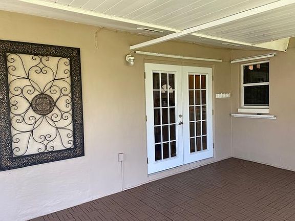 Screened patio