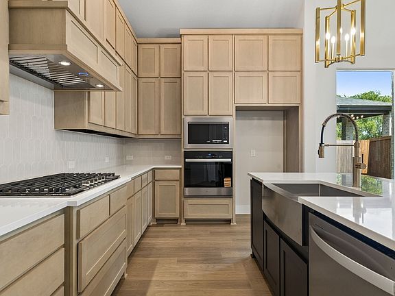 5th image of 1017 Goldenrod Dr