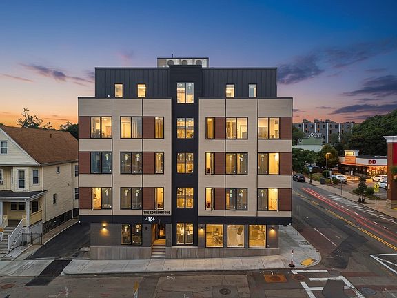 3rd image of 4164 Washington St #6