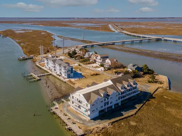 6163 Marsh Island Dr, Chincoteague Island, VA 23336