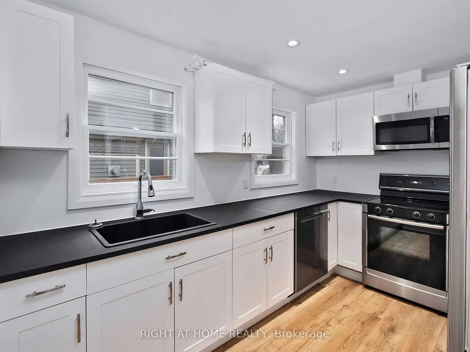 2 bed, $3,000 — Photo 4