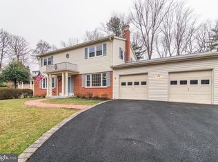 6805 Grey Fox Dr, Springfield, VA 22152