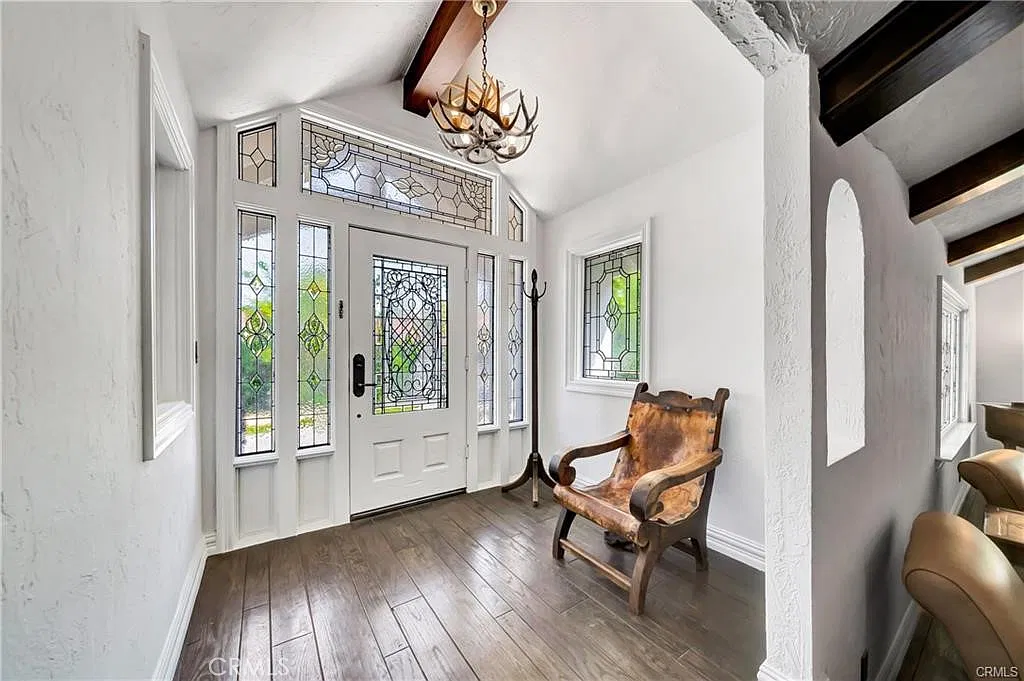 5 bed, 5.5 bath, 4822 sqft, $14,750 — Photo 4