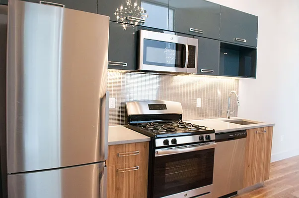 Rented by Manhattan Management LLC | media 69