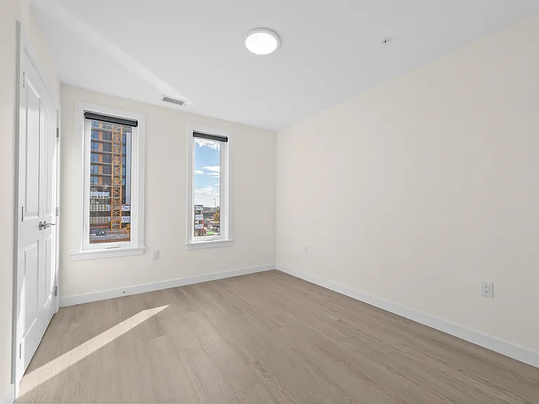 22 Dawson St — Photo 40