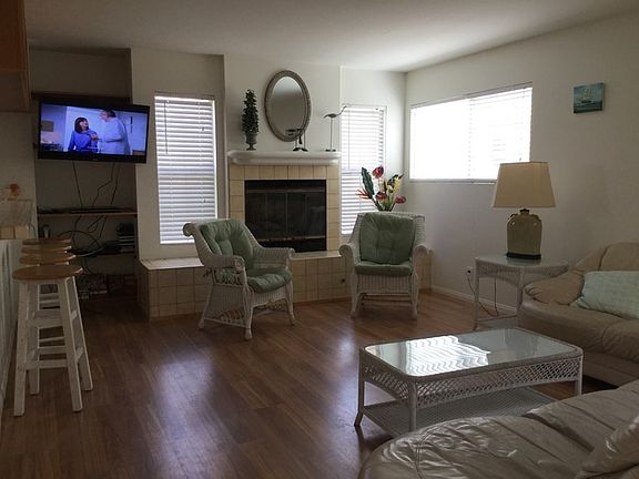 3rd image of 815 Ormond Ct