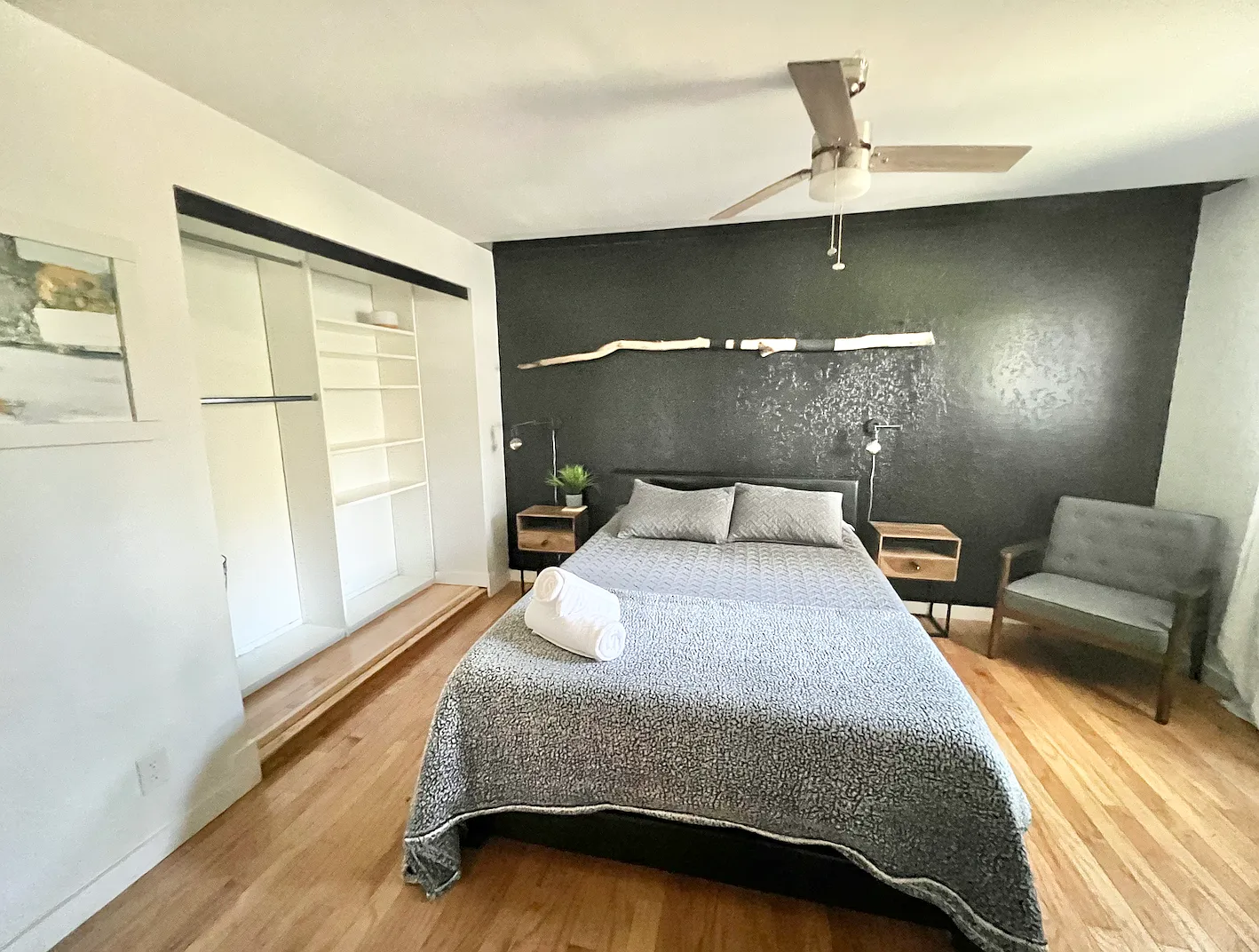 3 bed, 1360 sqft, $2,686 — Photo 2