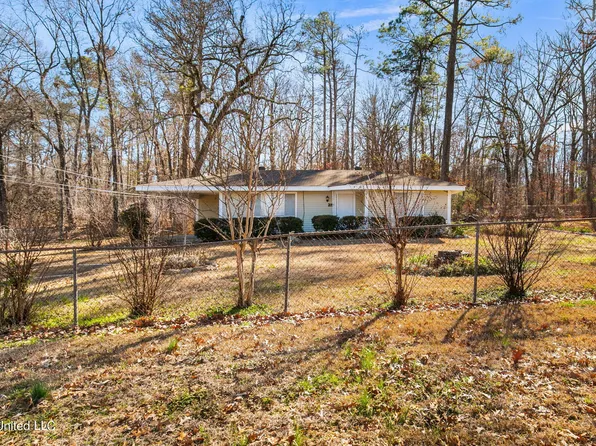 219 E Jackson St, Ridgeland, MS 39157