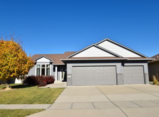 5708 E Mahogany Cir, Sioux Falls, SD 57110
