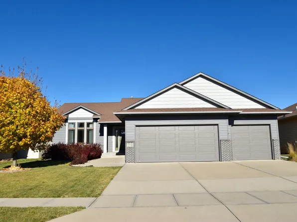 5708 E Mahogany Cir, Sioux Falls, SD 57110