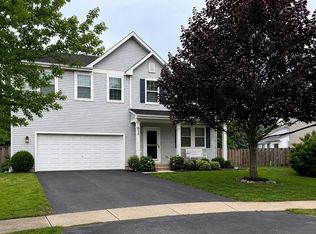 830 Valley Stream Dr, Hampshire, IL 60140
