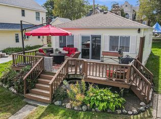 10070 Lakeside Dr, White Lake, MI 48386
