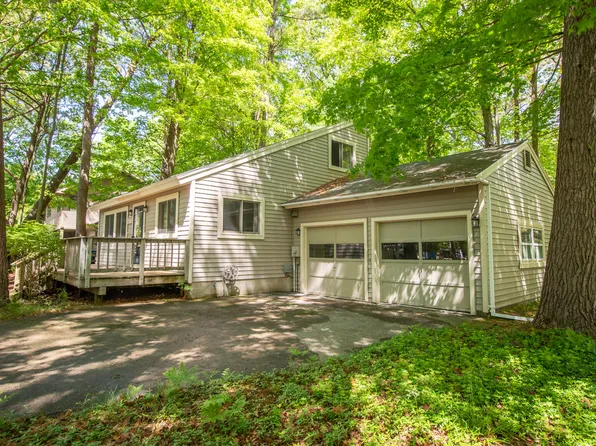 230 E Hanover St, Pentwater, MI 49449