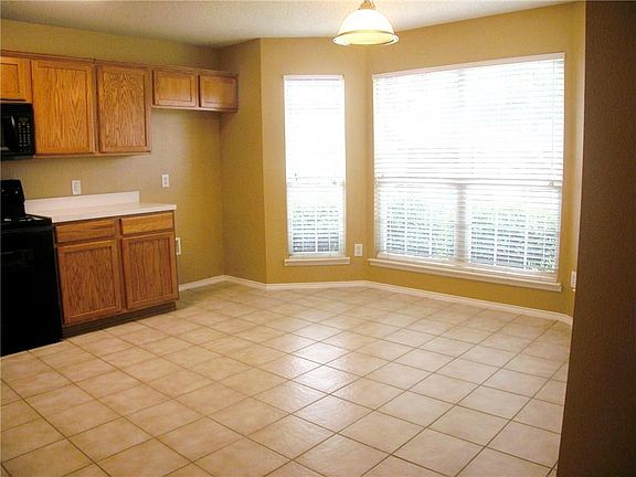 5th image of 9829 Nixon Dr