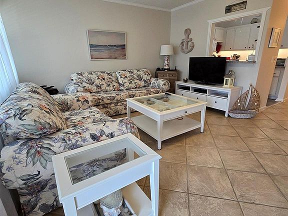 3rd image of 106 Prescott #106