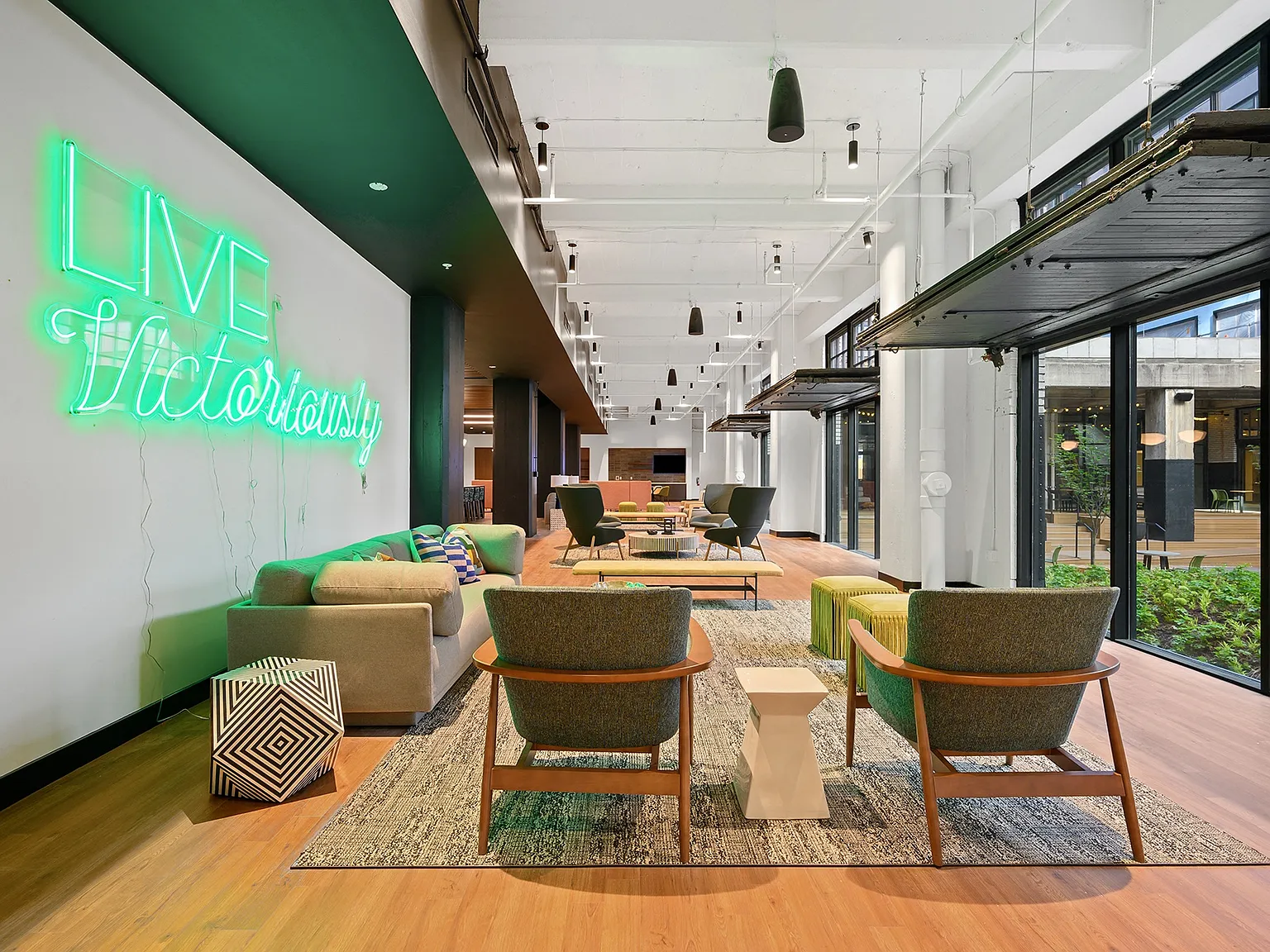 The Victor Luxury Apartments — Photo 2