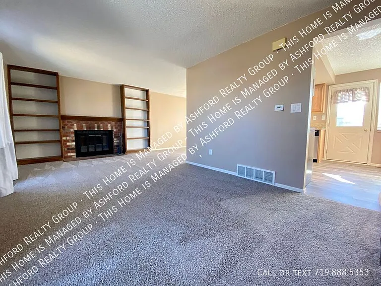 8001 Horizon Dr — Photo 3