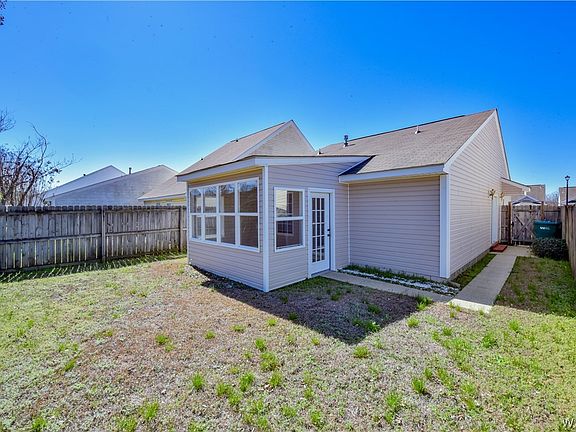 4th image of 8619 Inverness Ln