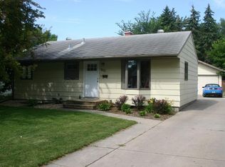 1621 16th St S, Fargo, ND 58103