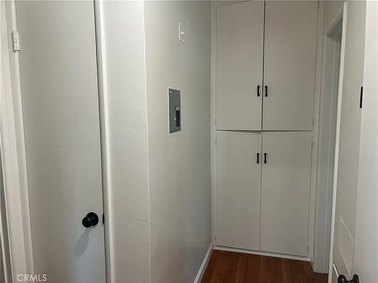 420 W Alameda Ave #C — Photo 9