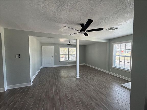 5th image of 2701 Raymond St