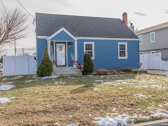 3rd image of 22 Cedar St