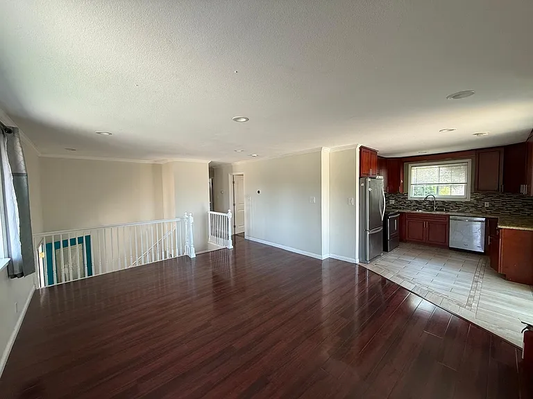 Monterey Way — Photo 14