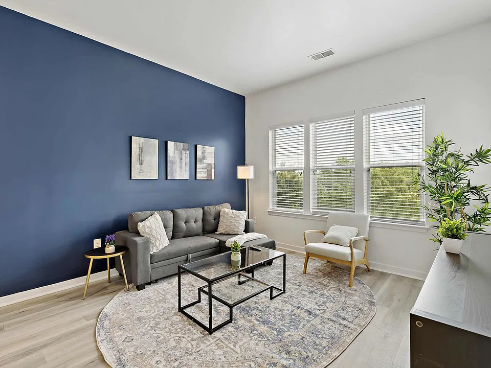 209 S Kings Dr #ID1273596P
