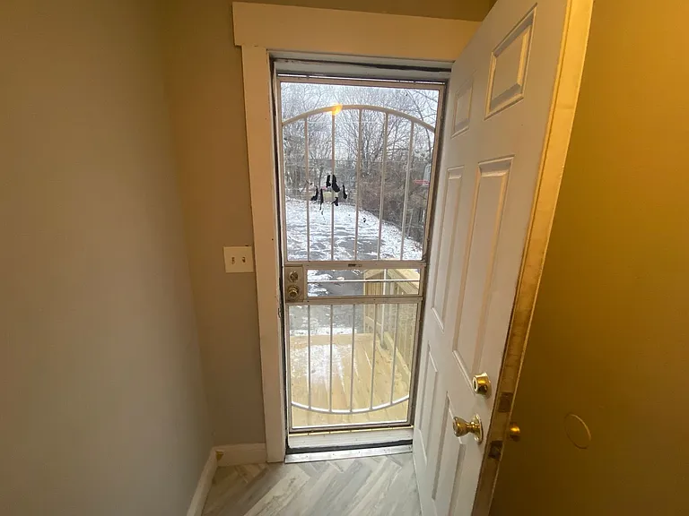 9710 Easton Ave — Photo 10