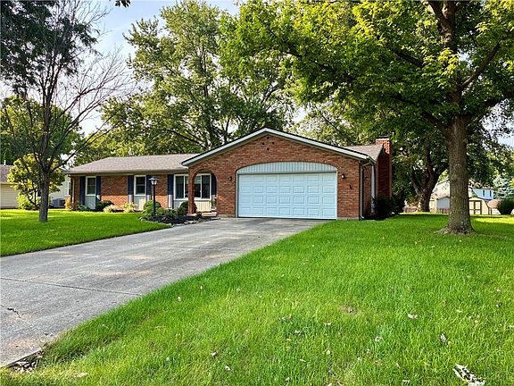 2nd image of 365 Woodlawn Dr