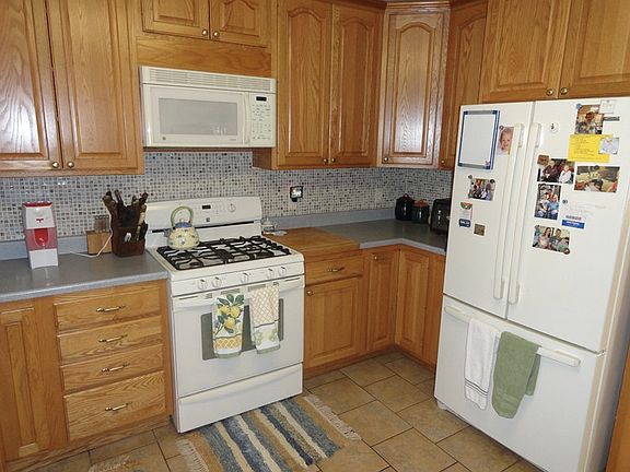 4th image of 1223 Mulberry St