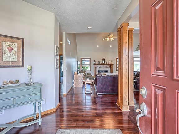4th image of 1509 Beaver Lake Dr