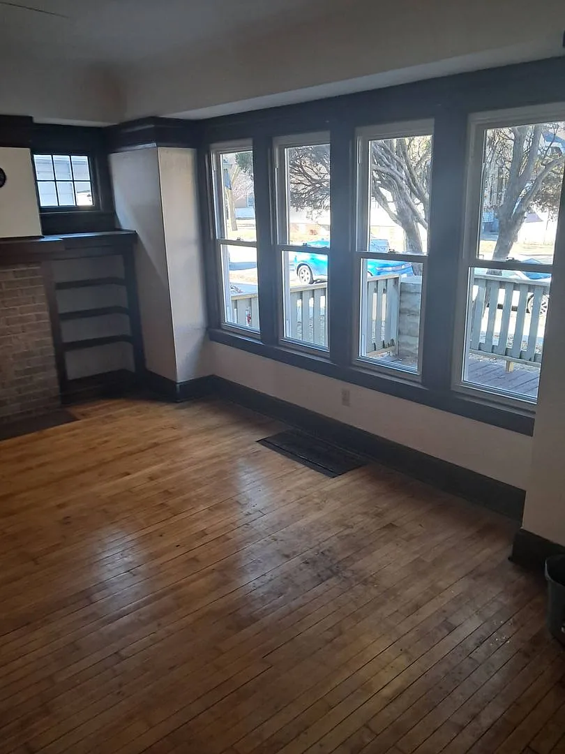 3716N17thY — Photo 2