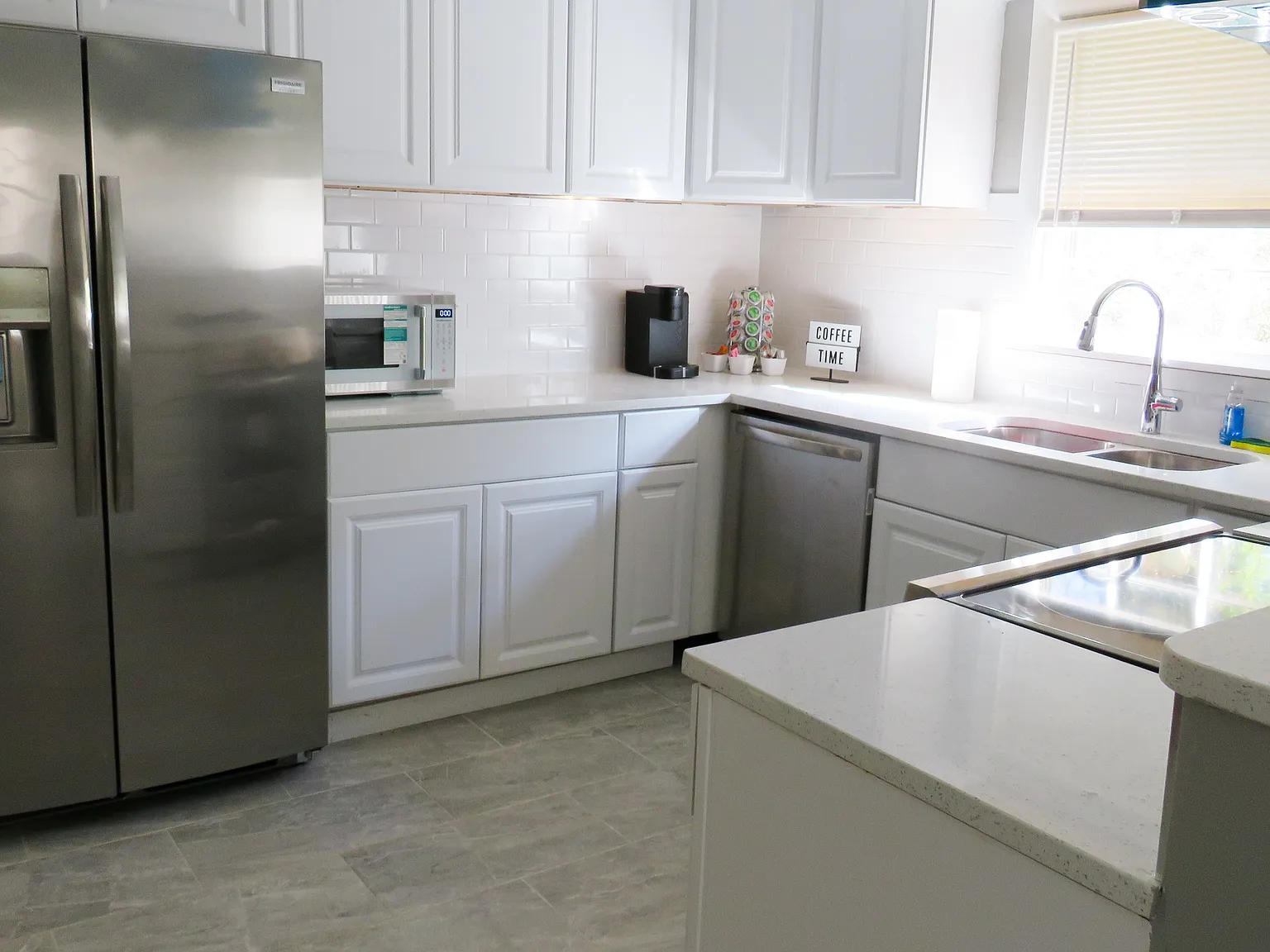 5 bed, 2400 sqft, $3,100 — Photo 3