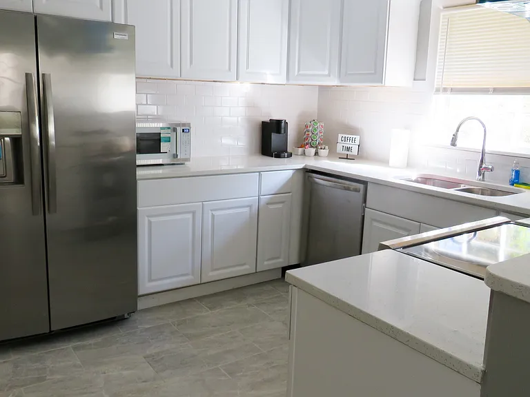 4194 Loveless Dr — Photo 3