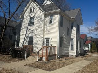 401 W Chestnut St APT 1, Bloomington, IL 61701