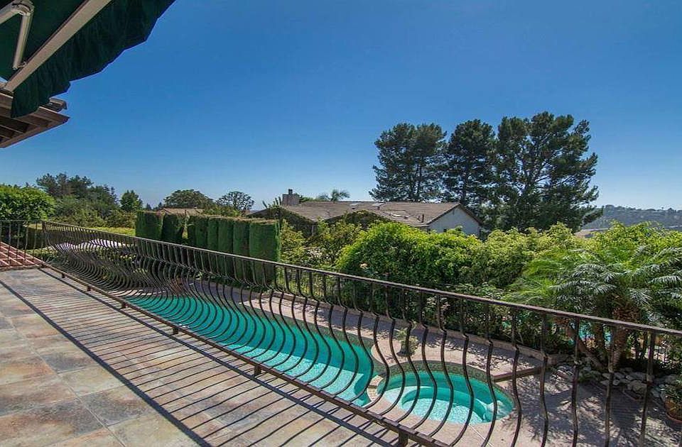 1st image of 3017 Greentree Ct