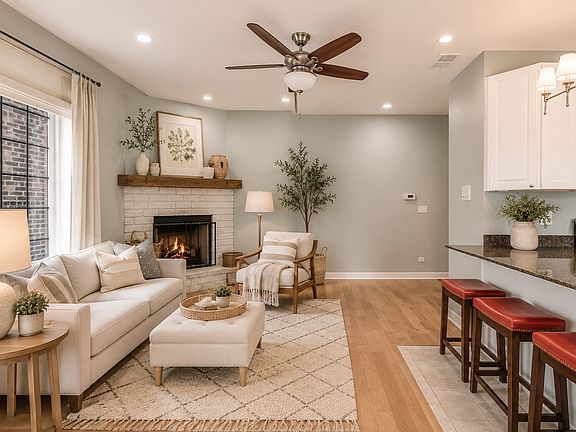 2nd image of 1416 W Farwell Ave #1R
