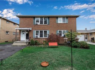 22 Sandy Ln, Buffalo, NY 14227