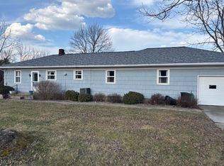 8046 Dawn Rd SW, Sherrodsville, OH 44675