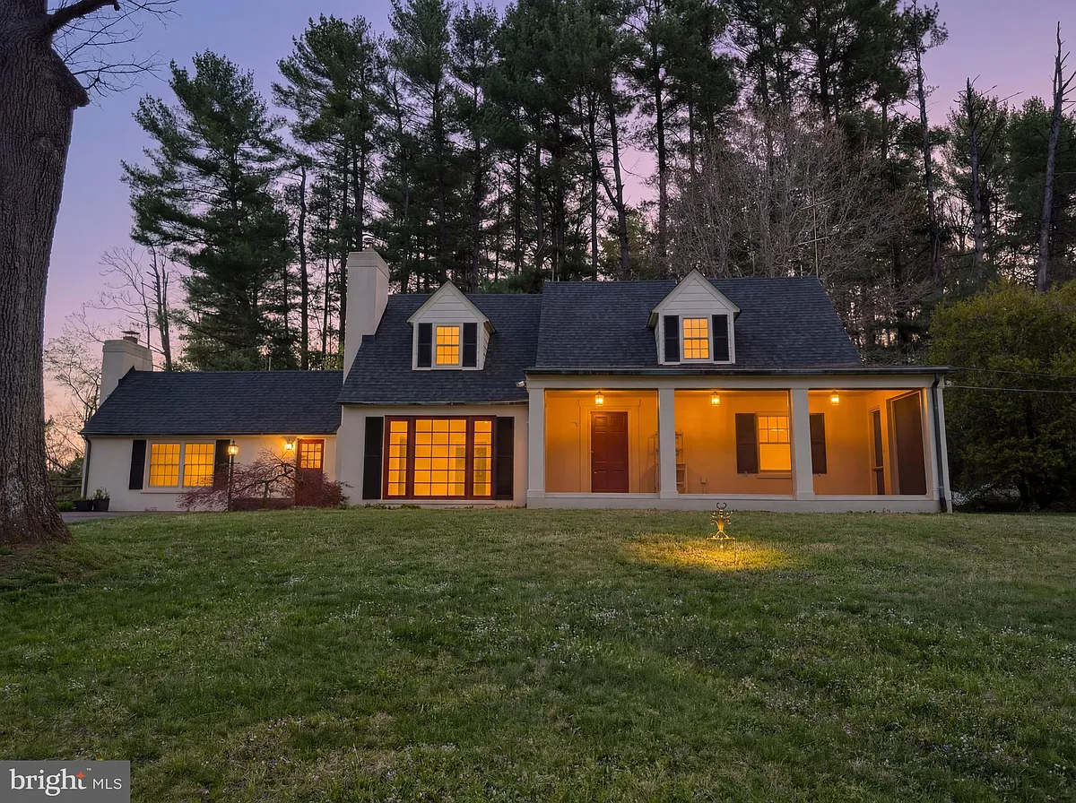 Building Photo - 37899 Snickersville Tpke