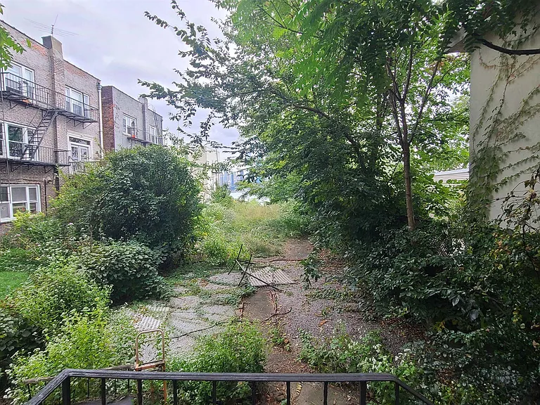 476 Gregory Ave #1 — Photo 15