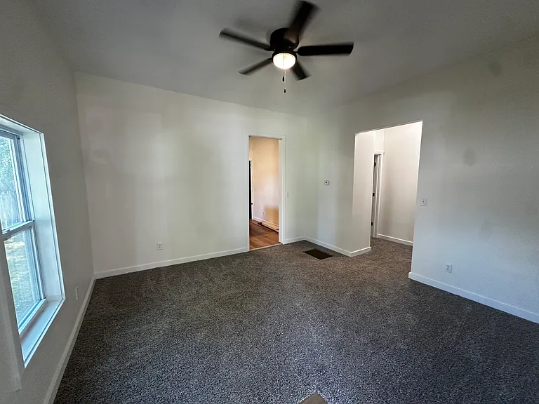 2022 S Jefferson St — Photo 6