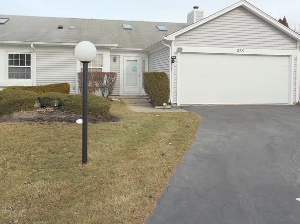 258 Juniper Cir, Streamwood, IL 60107