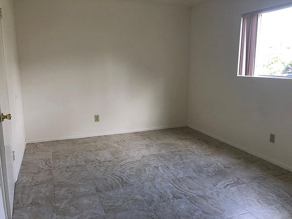 4th image of 256 Alestar St #1